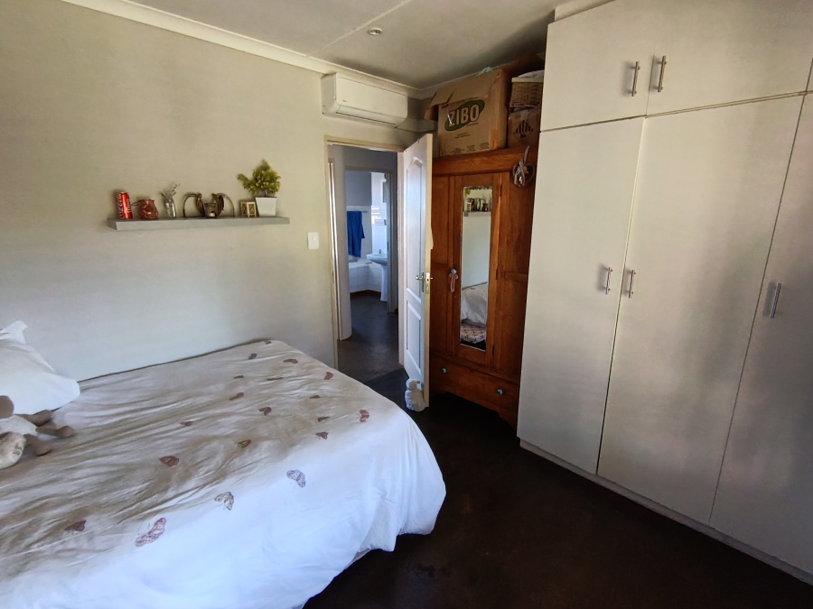 3 Bedroom Property for Sale in Wavecrest Eastern Cape